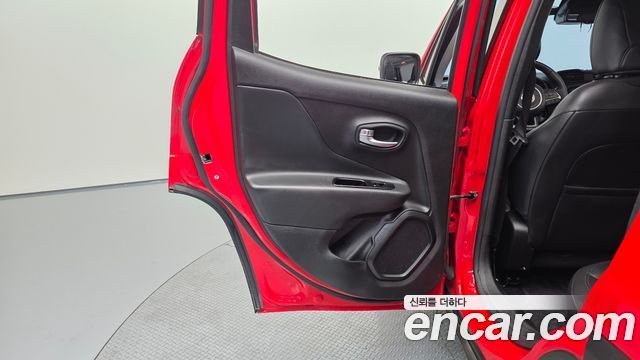 Jeep Renegade 2020 — photo 15