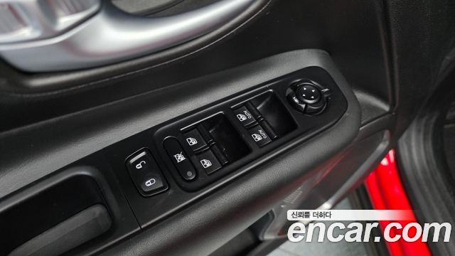 Jeep Renegade 2020 — photo 32