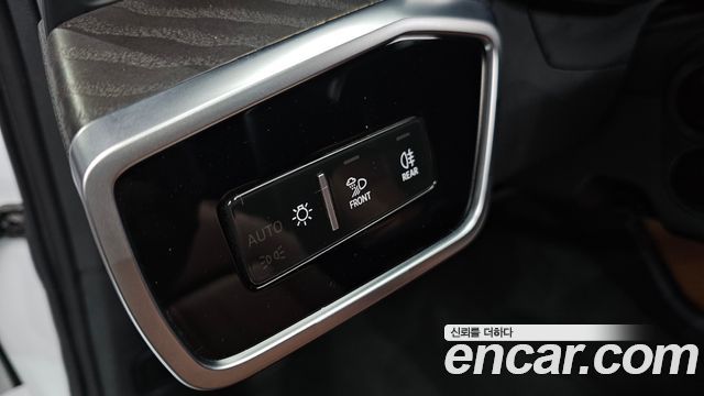 Audi A6 2023 — photo 16