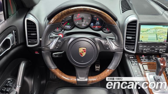 Porsche Cayenne 2014 — photo 13
