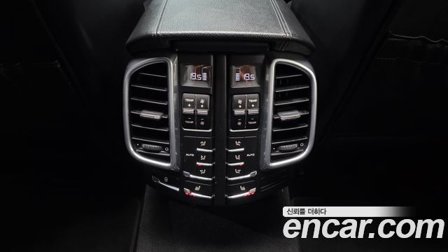 Porsche Cayenne 2014 — photo 18