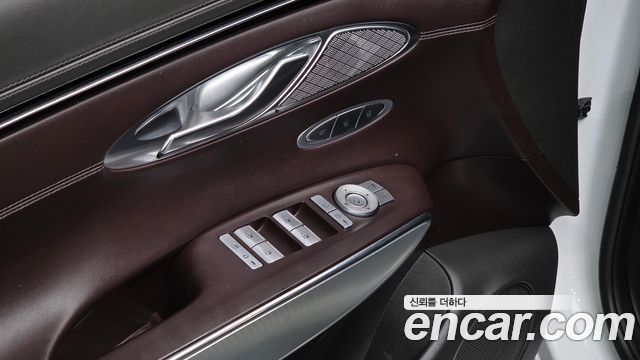 Genesis GV70 2021 — photo 16
