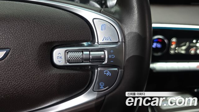 Genesis GV70 2021 — photo 17