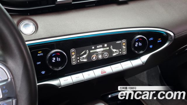 Genesis GV70 2021 — photo 18