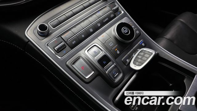 Hyundai Santafe 2021 — photo 9