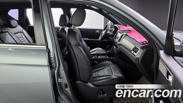 KG Mobility Rexton 2018 — photo 18