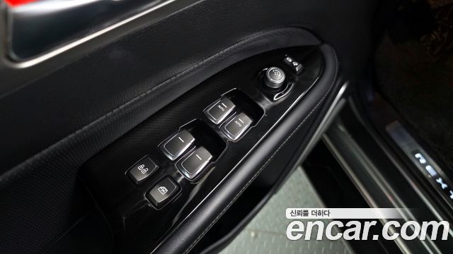 KG Mobility Rexton 2018 — photo 29