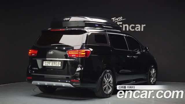 Kia Canival 2019 — photo 2