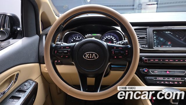 Kia Canival 2019 — photo 13