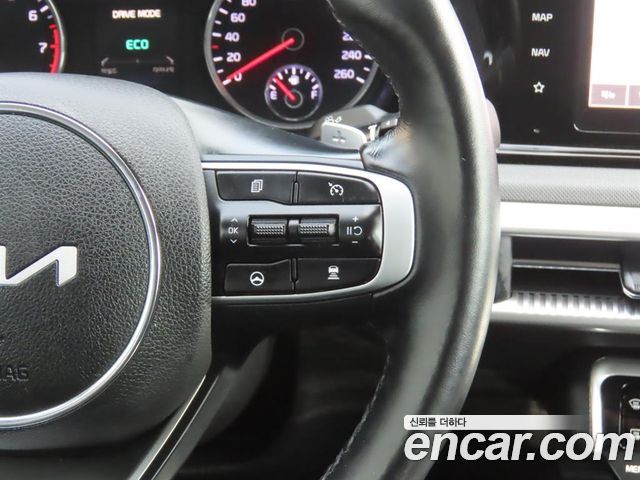 Kia K5 2023 — photo 12