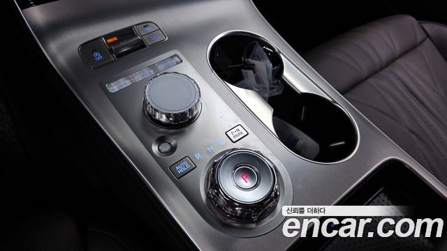 Genesis GV70 2025 — photo 12
