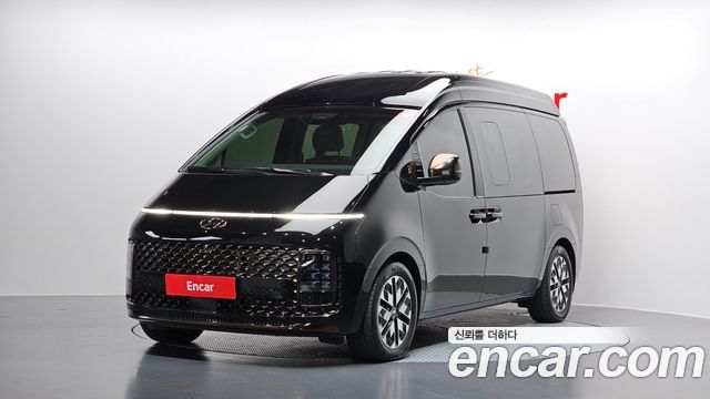 Hyundai Staria 2022 — photo 1