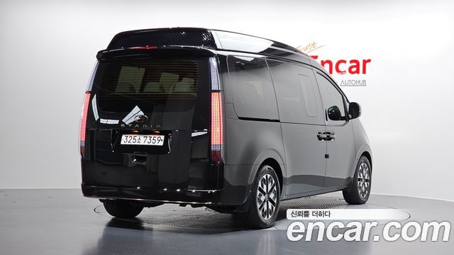 Hyundai Staria 2022 — photo 2