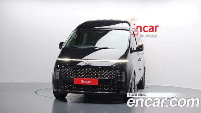 Hyundai Staria 2022 — photo 3