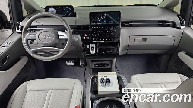 Hyundai Staria 2022 — photo 10