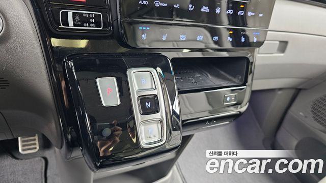 Hyundai Staria 2022 — photo 12
