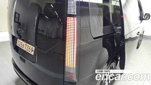 Hyundai Staria 2022 — photo 9