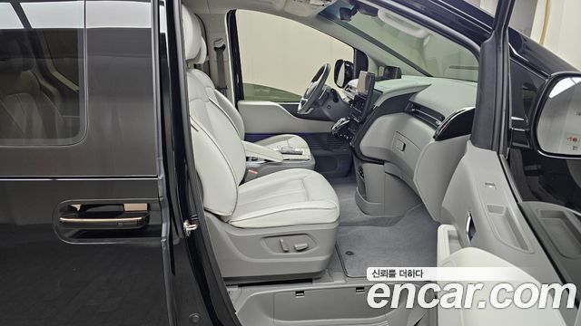 Hyundai Staria 2022 — photo 16