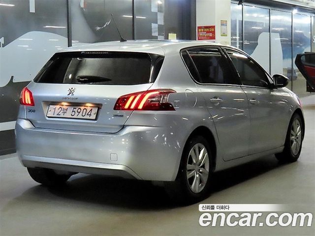 Peugeot 308 2015 — photo 2