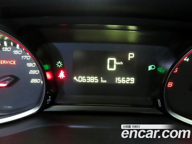 Peugeot 308 2015 — photo 9