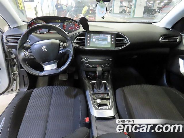 Peugeot 308 2015 — photo 10