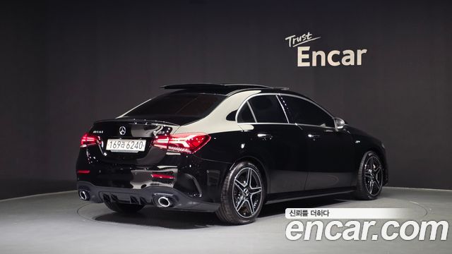 Mercedes-Benz A-Class 2020 — photo 2