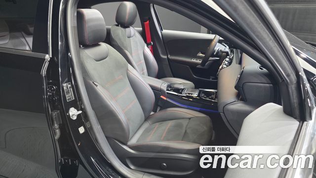 Mercedes-Benz A-Class 2020 — photo 12