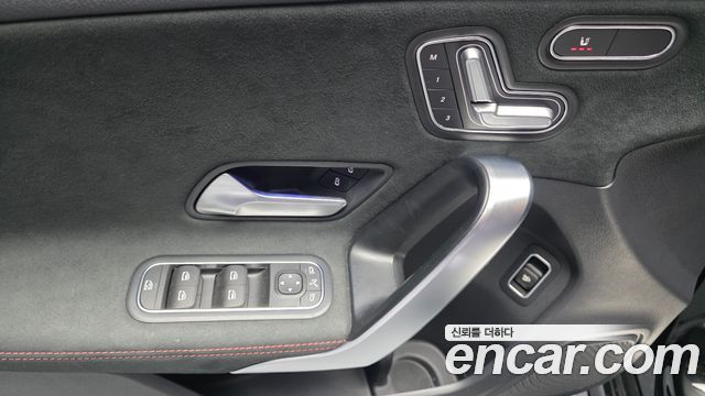 Mercedes-Benz A-Class 2020 — photo 14