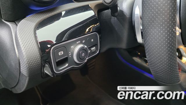Mercedes-Benz A-Class 2020 — photo 15