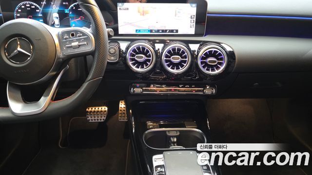 Mercedes-Benz A-Class 2020 — photo 19