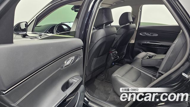 Genesis GV70 2021 — photo 11