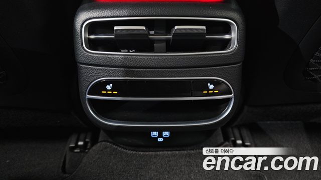 Genesis GV70 2021 — photo 19