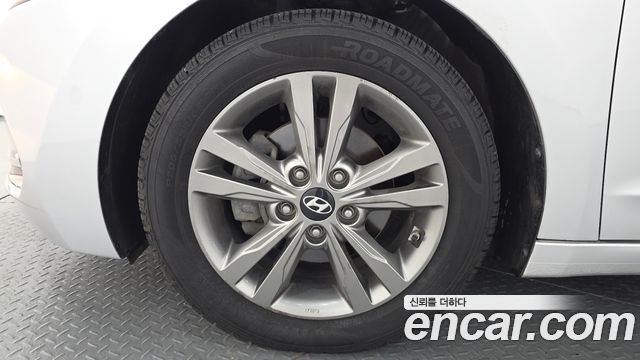 Hyundai AVANTE 2016 — photo 5
