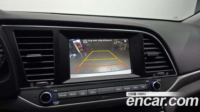 Hyundai AVANTE 2016 — photo 15