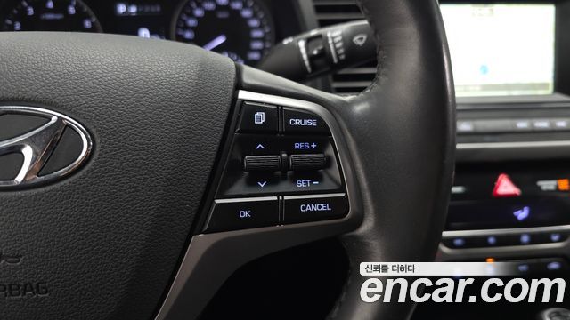 Hyundai AVANTE 2016 — photo 16