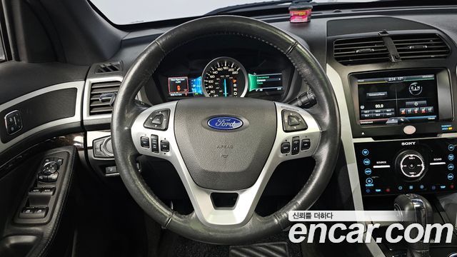 Ford Explorer 2014 — photo 12
