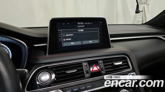 Genesis G70 2020 — photo 30