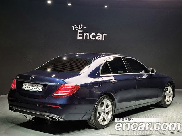 Mercedes-Benz E-Class 2018 — photo 2