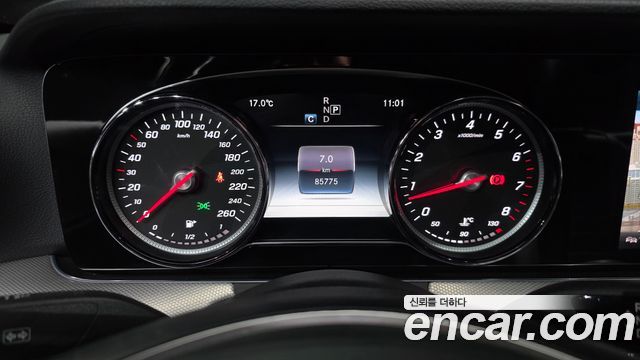 Mercedes-Benz E-Class 2018 — photo 11