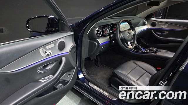 Mercedes-Benz E-Class 2018 — photo 13
