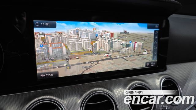 Mercedes-Benz E-Class 2018 — photo 20