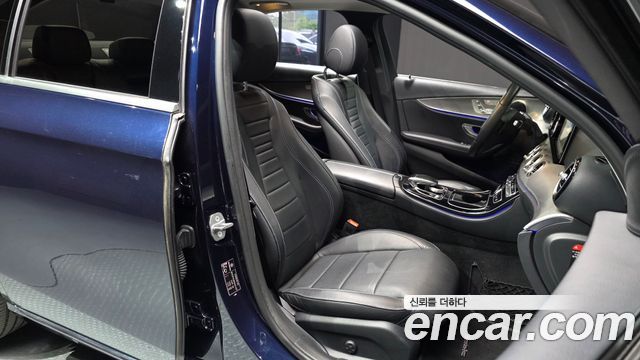 Mercedes-Benz E-Class 2018 — photo 16
