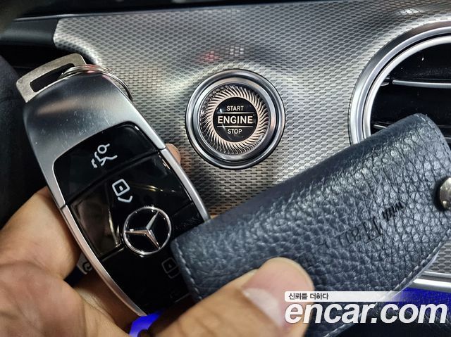 Mercedes-Benz E-Class 2018 — photo 33