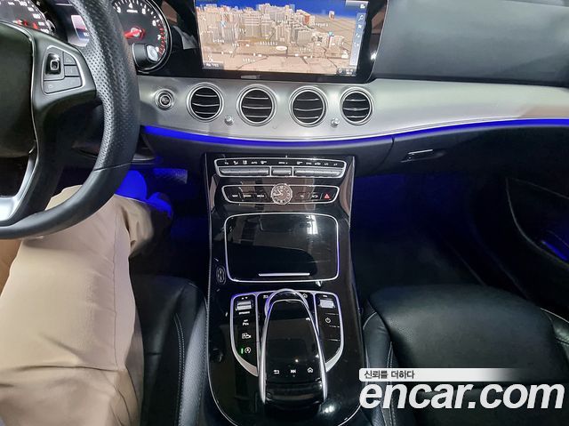 Mercedes-Benz E-Class 2018 — photo 40
