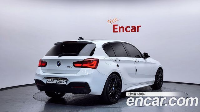 BMW 1-Series 2018 — photo 2