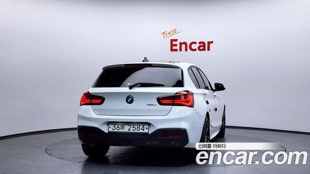 BMW 1-Series 2018 — photo 4