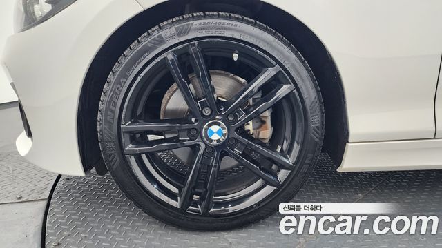 BMW 1-Series 2018 — photo 5