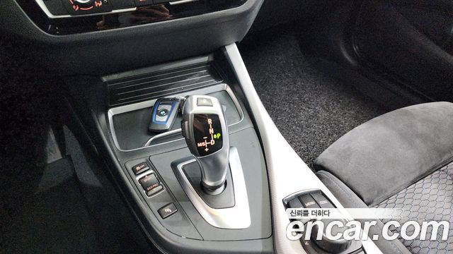 BMW 1-Series 2018 — photo 12