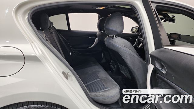 BMW 1-Series 2018 — photo 17