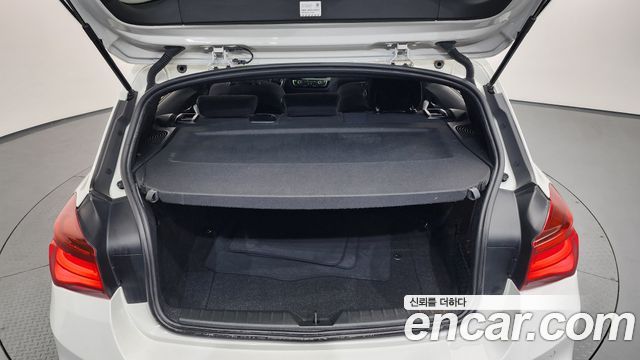 BMW 1-Series 2018 — photo 23